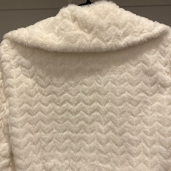 Tacera faux fur 3/4 cropped jacket - Picture 7 of 7